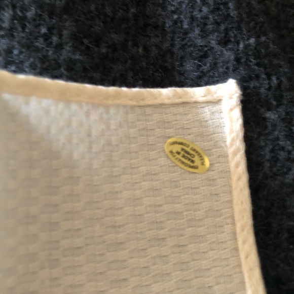 Addy  Ceramic Pitcher and cloth - Picture 4 of 10